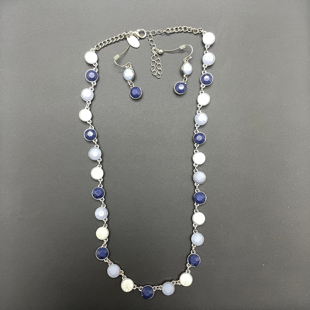 Earrings and necklace set